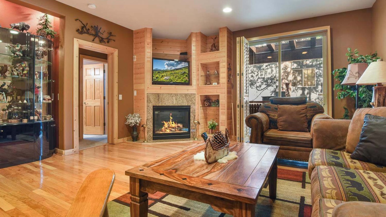 Photo of Livingroom in Brockway