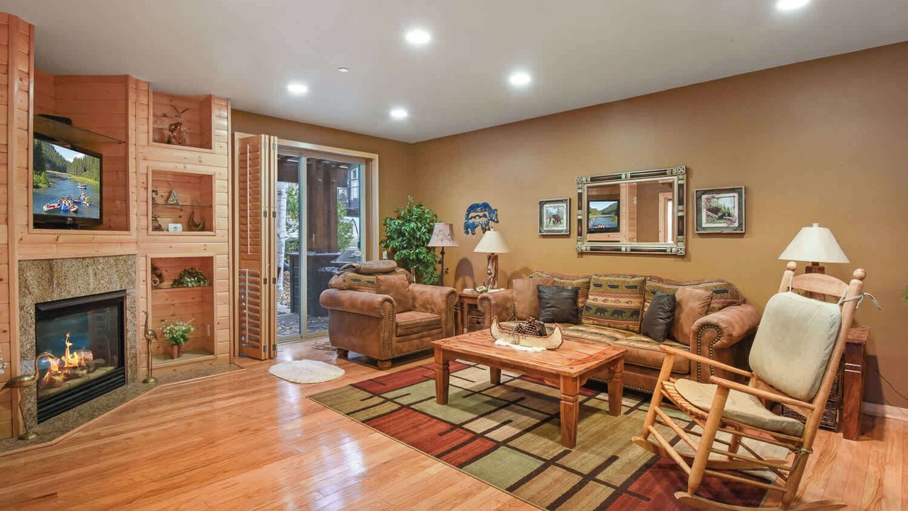 Photo of Livingroom in Brockway