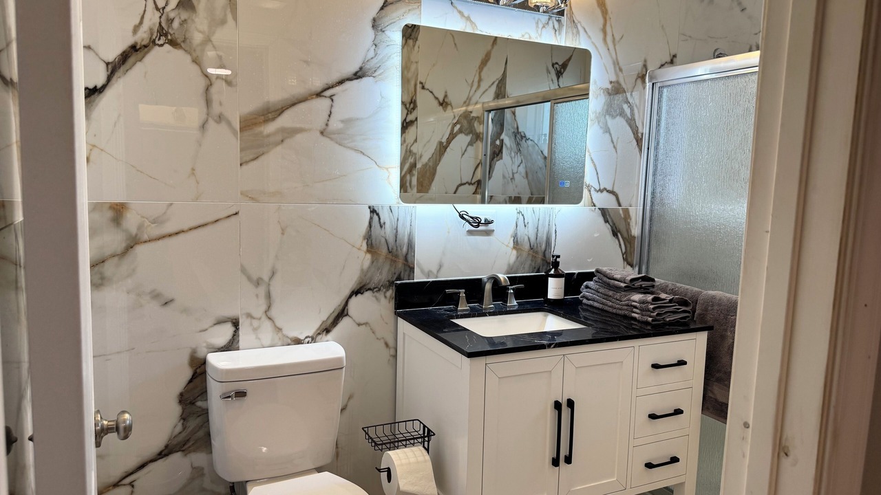 Photo of Bathroom in Hanford
