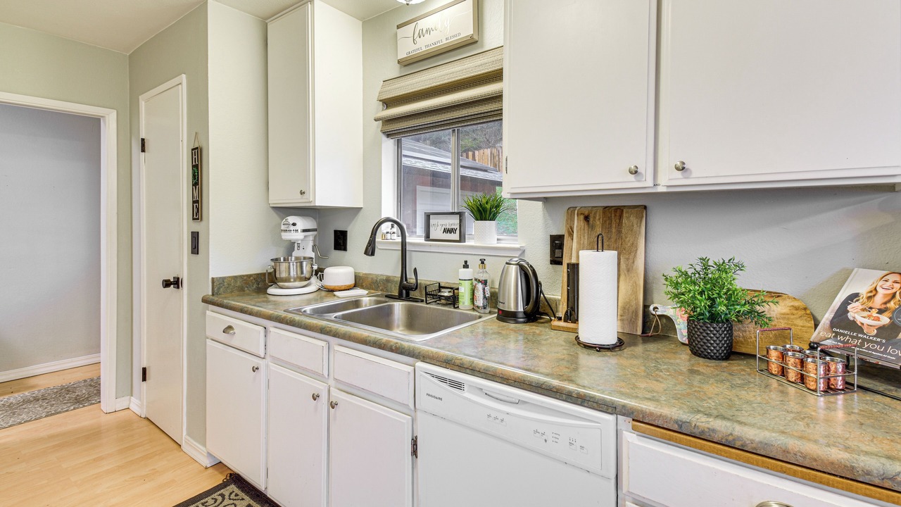 Photo of Kitchen in Tuolumne