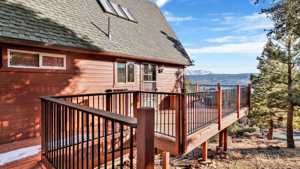 Photo of Patio Balcony in Fawnskin