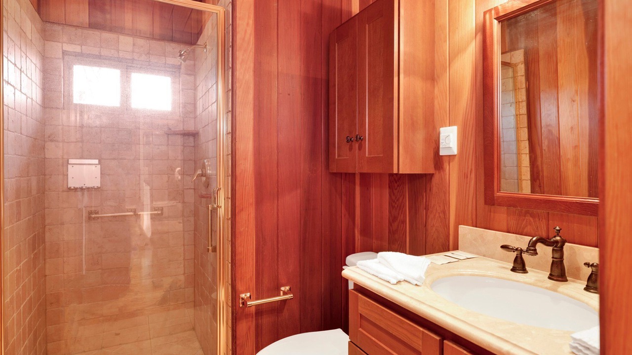 Photo of Bathroom in Fawnskin