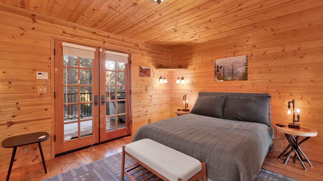 Photo of Bedroom in Fawnskin