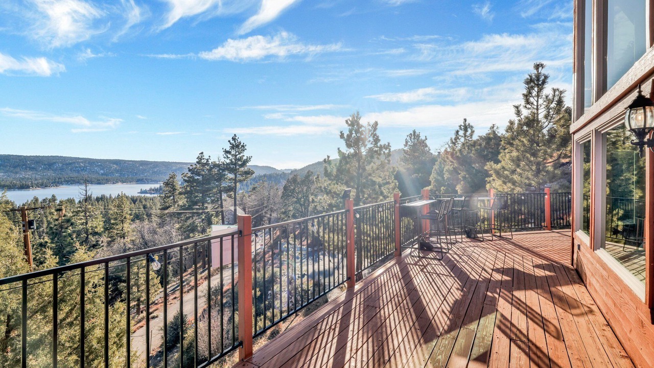 Photo of Patio Balcony in Fawnskin