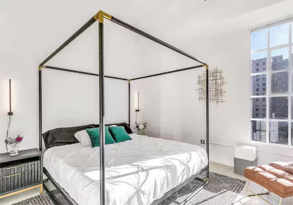Photo of Bedroom in Downtown Los Angeles