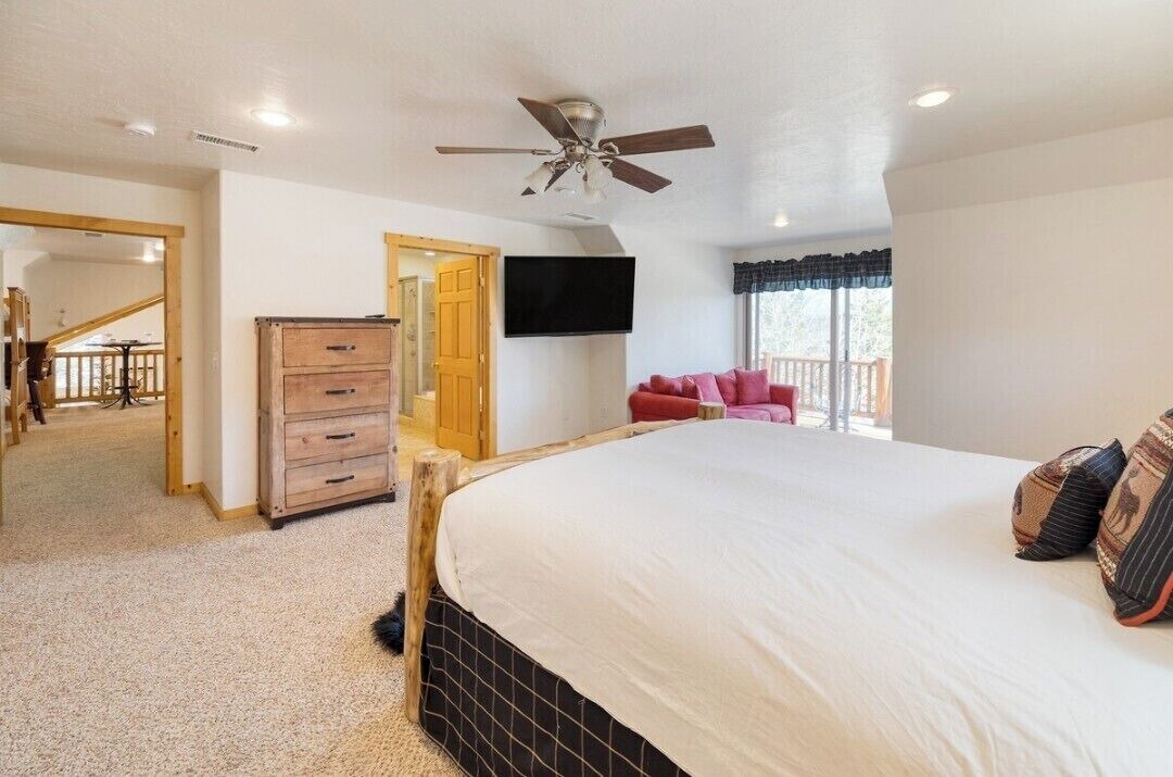 Photo of Bedroom in Castle Glen Estates
