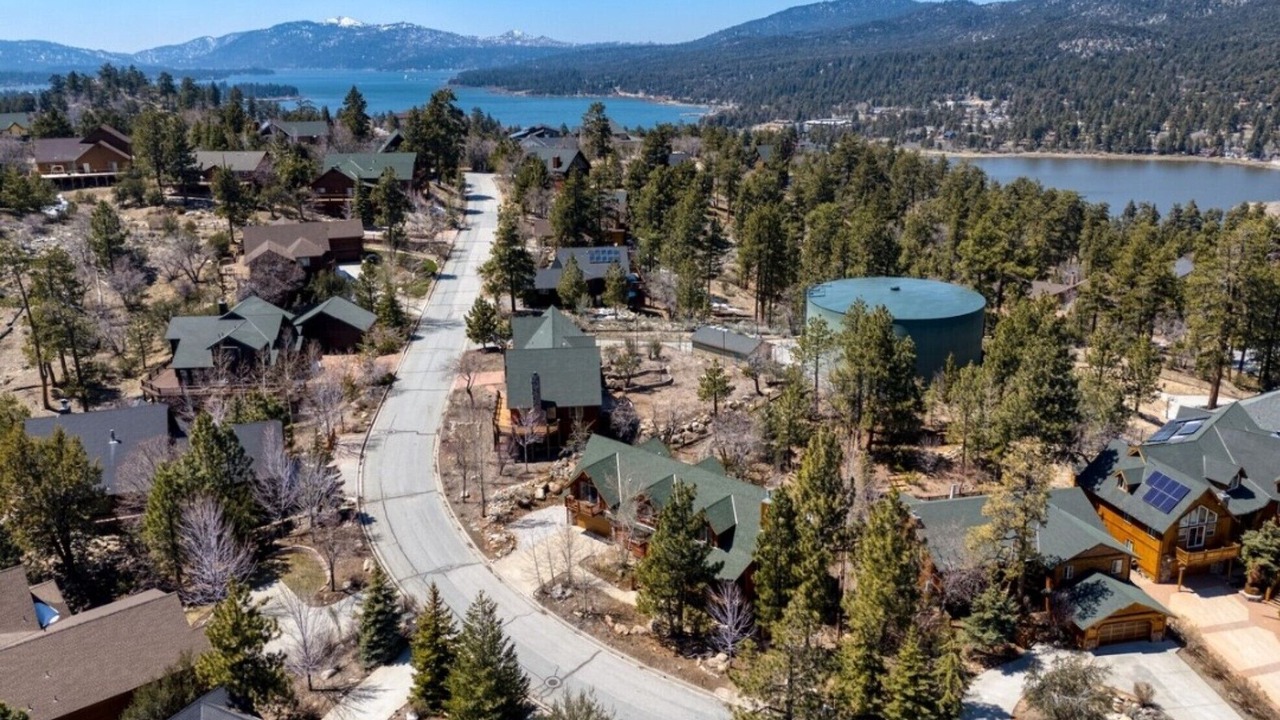 Photo of Outdoor in Castle Glen Estates