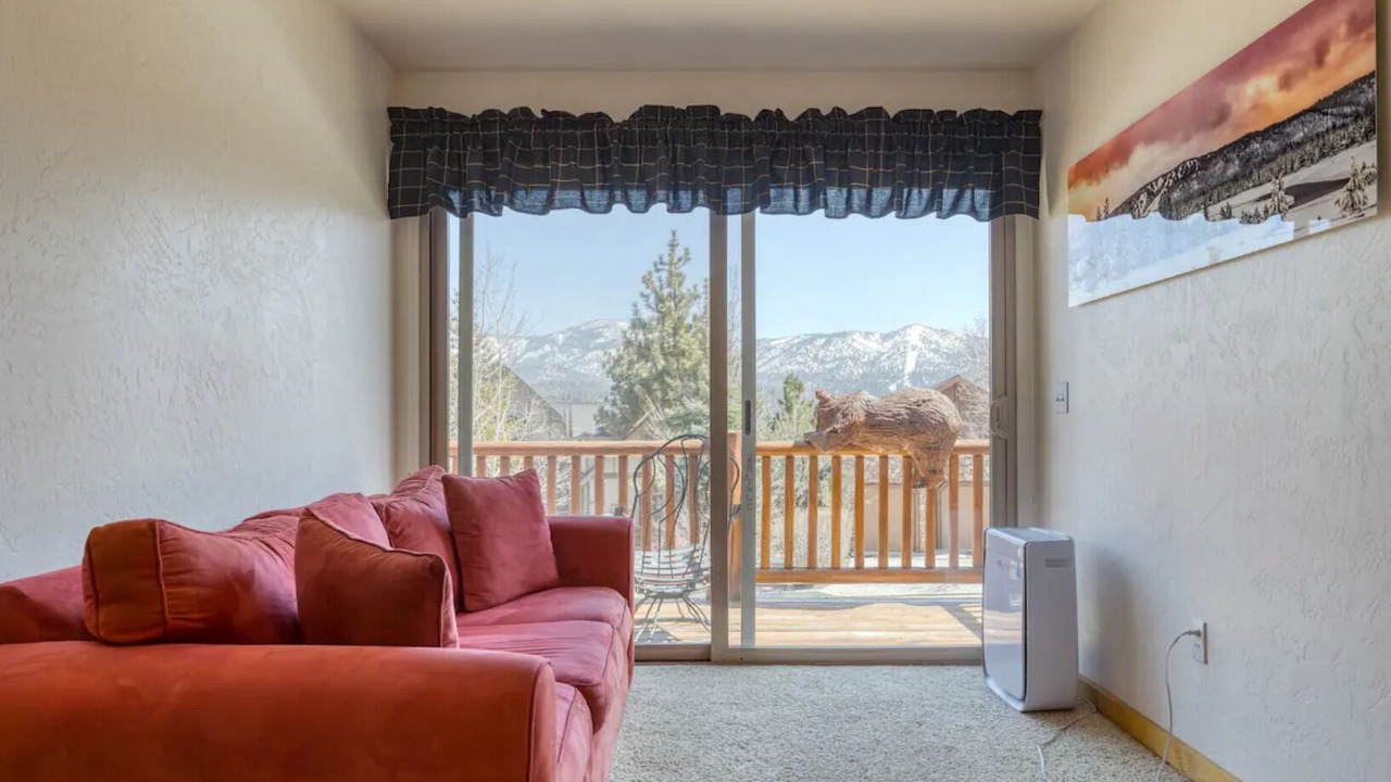 Photo of Livingroom in Castle Glen Estates