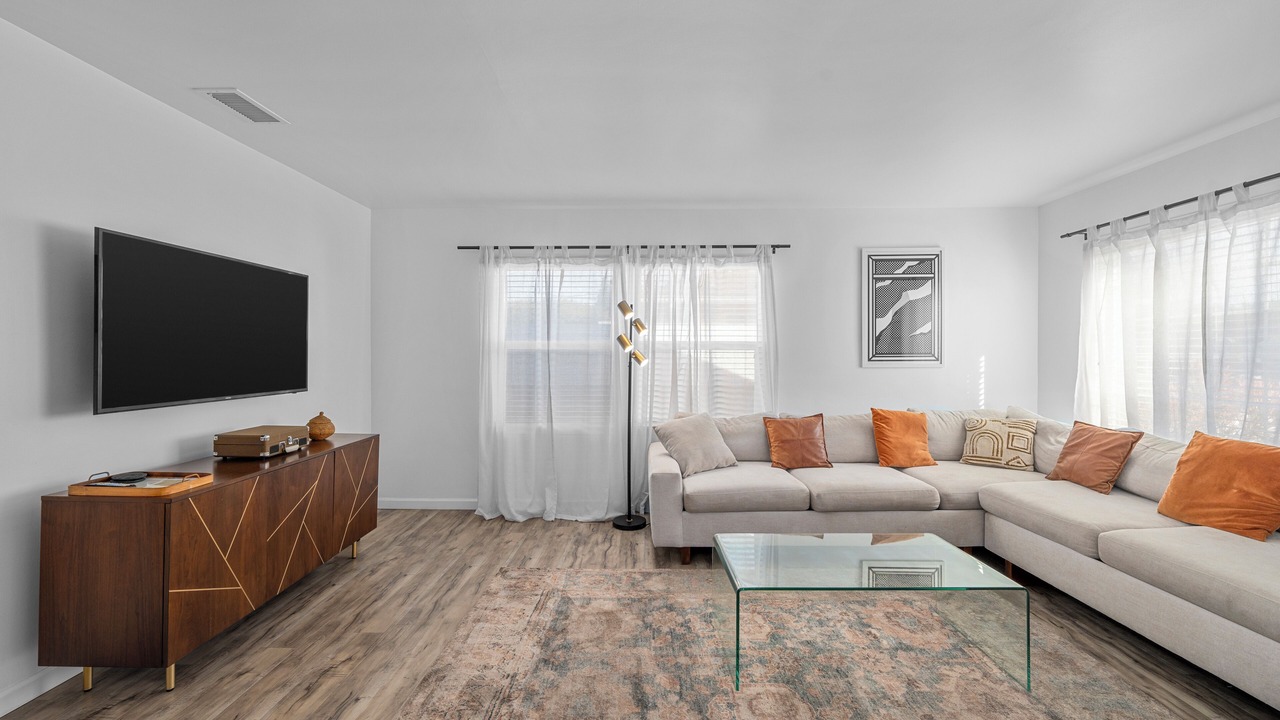 Photo of Livingroom in Hawthorne