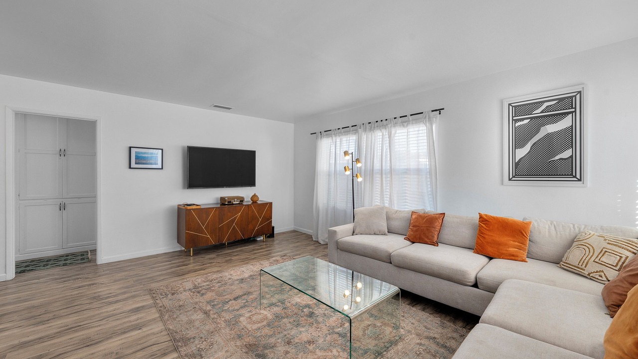 Photo of Livingroom in Hawthorne