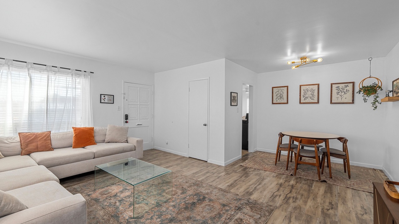 Photo of Livingroom in Hawthorne