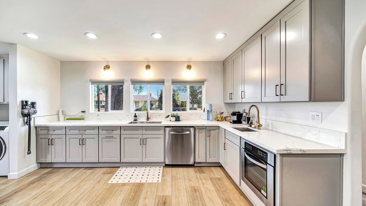 Photo of Kitchen in Lake Balboa