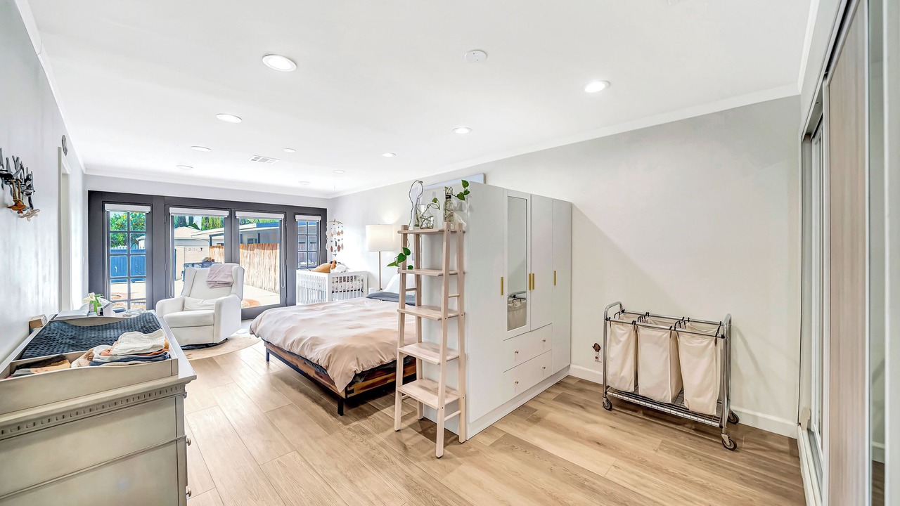 Photo of Bedroom in Lake Balboa