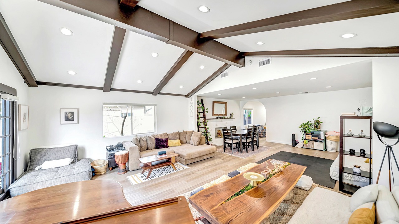 Photo of Livingroom in Lake Balboa