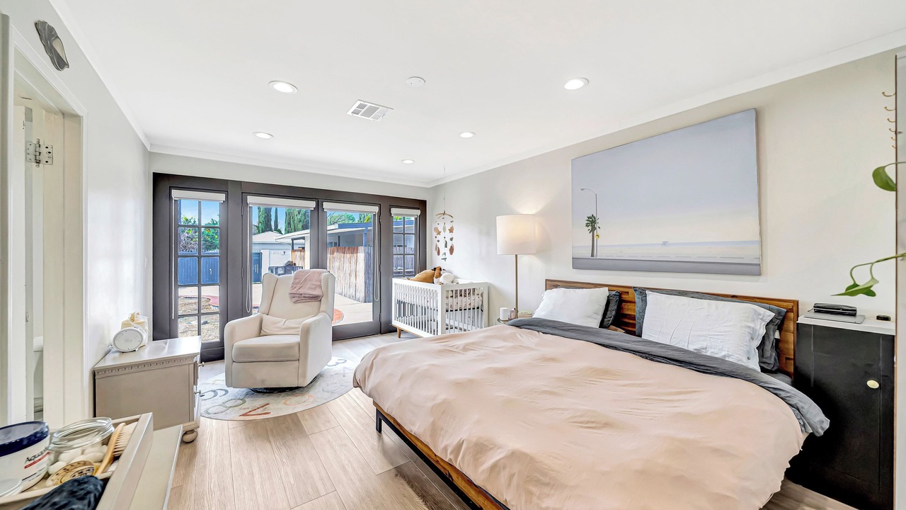 Photo of Bedroom in Lake Balboa