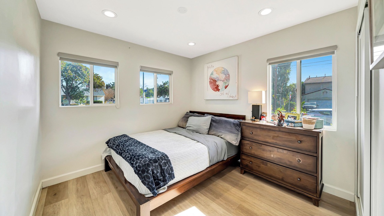 Photo of Bedroom in Lake Balboa