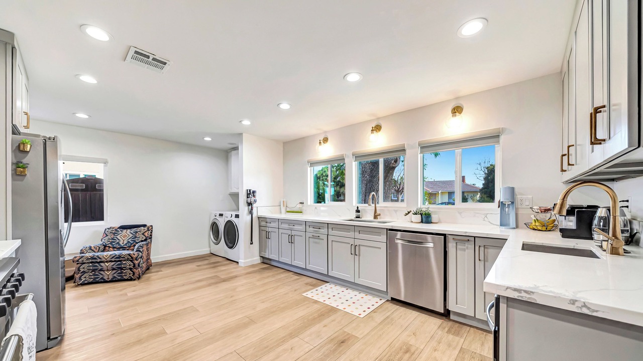 Photo of Kitchen in Lake Balboa