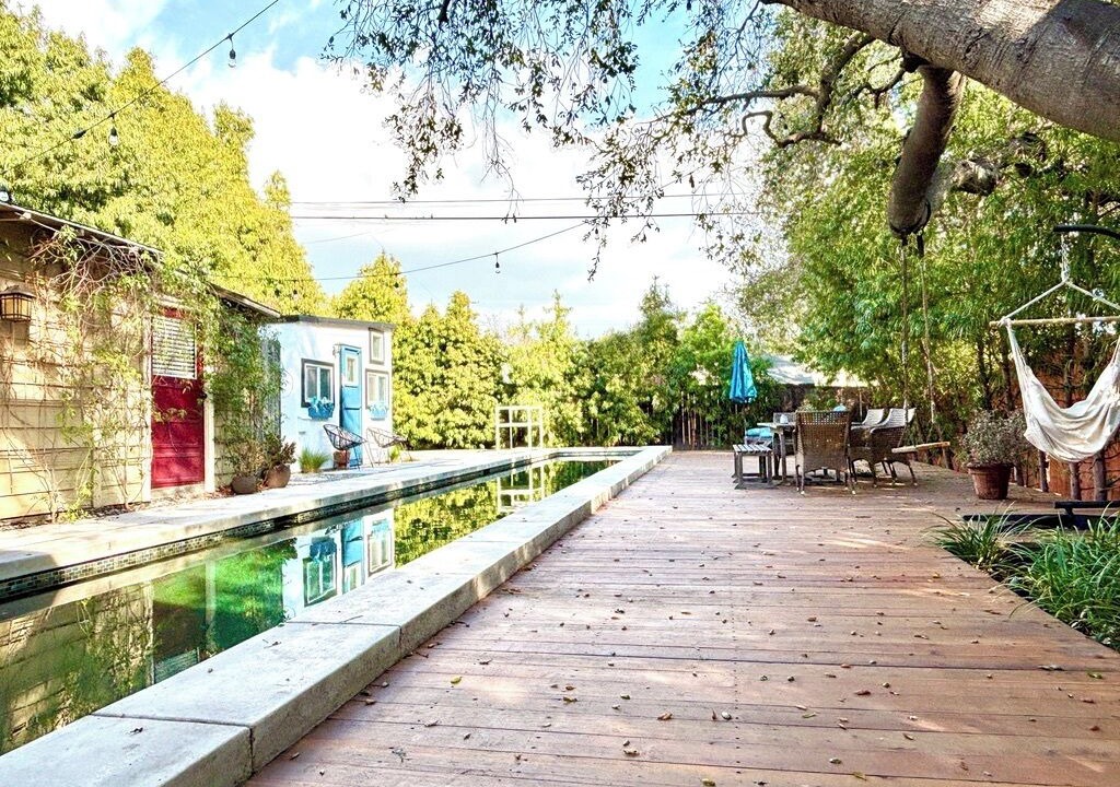 Photo of Outdoor in Bungalow Heaven