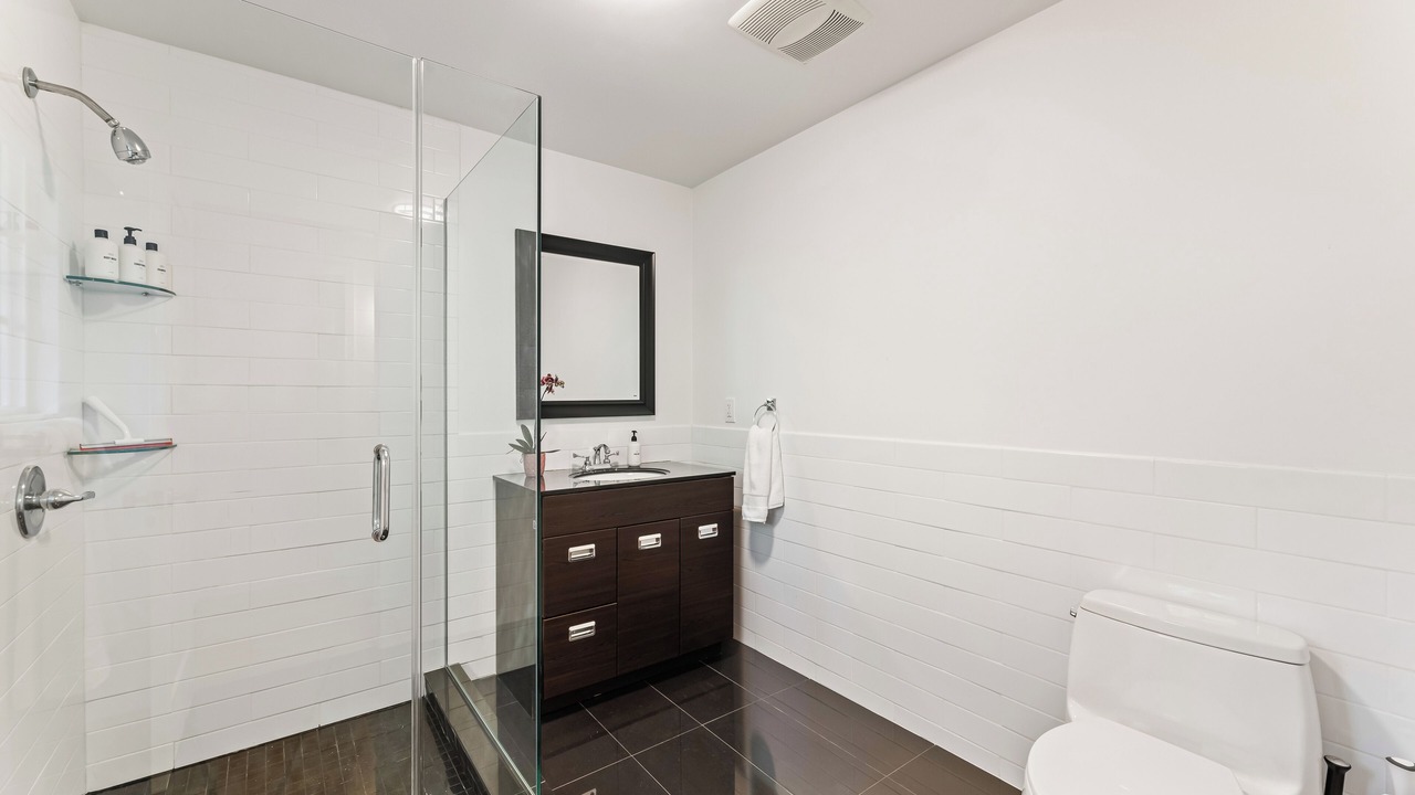 Photo of Bathroom in Los Angeles