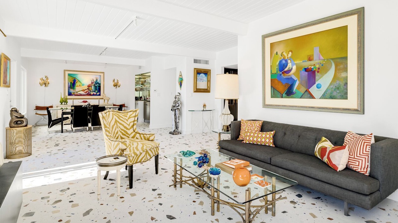 Photo of Livingroom in Uptown Design District