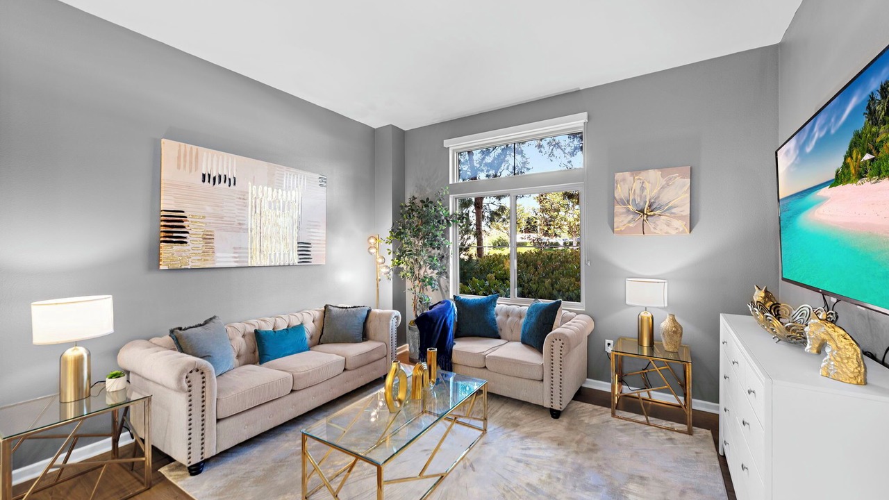 Photo of Livingroom in North Tustin