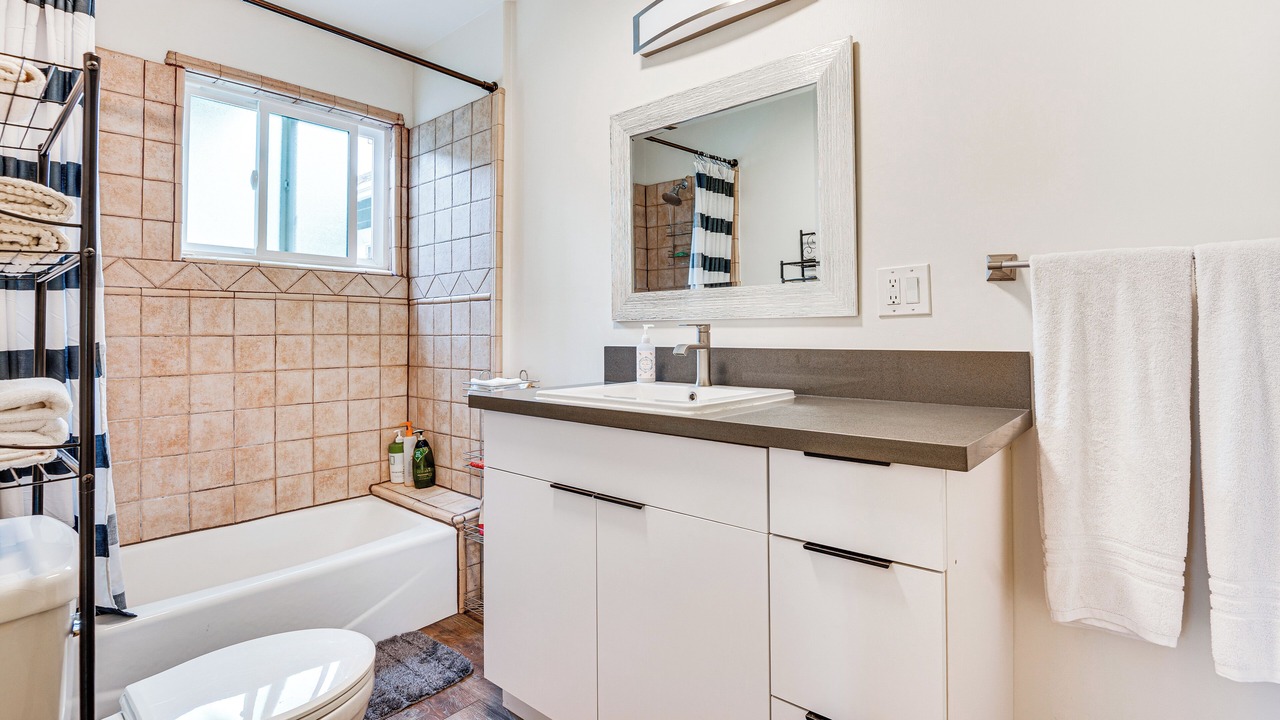 Photo of Bathroom in Downtown Los Angeles