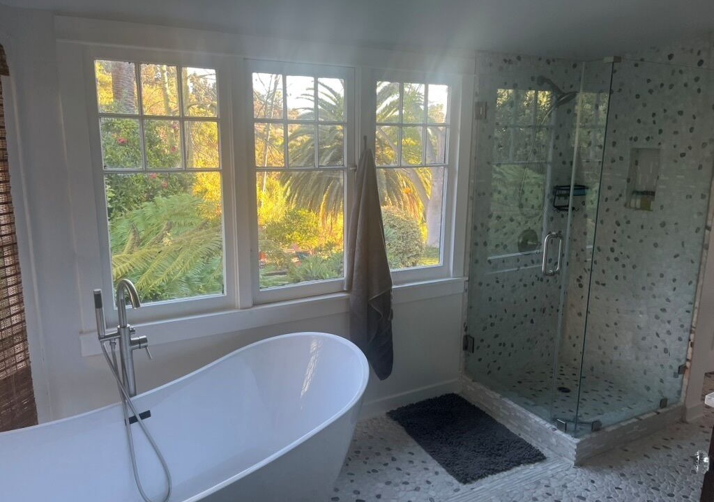 Photo of Bathroom in Cypress Park