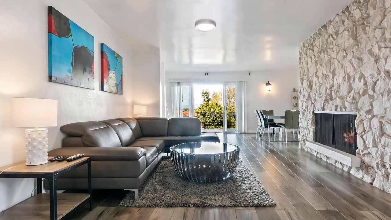 Photo of Livingroom in Sherman Oaks