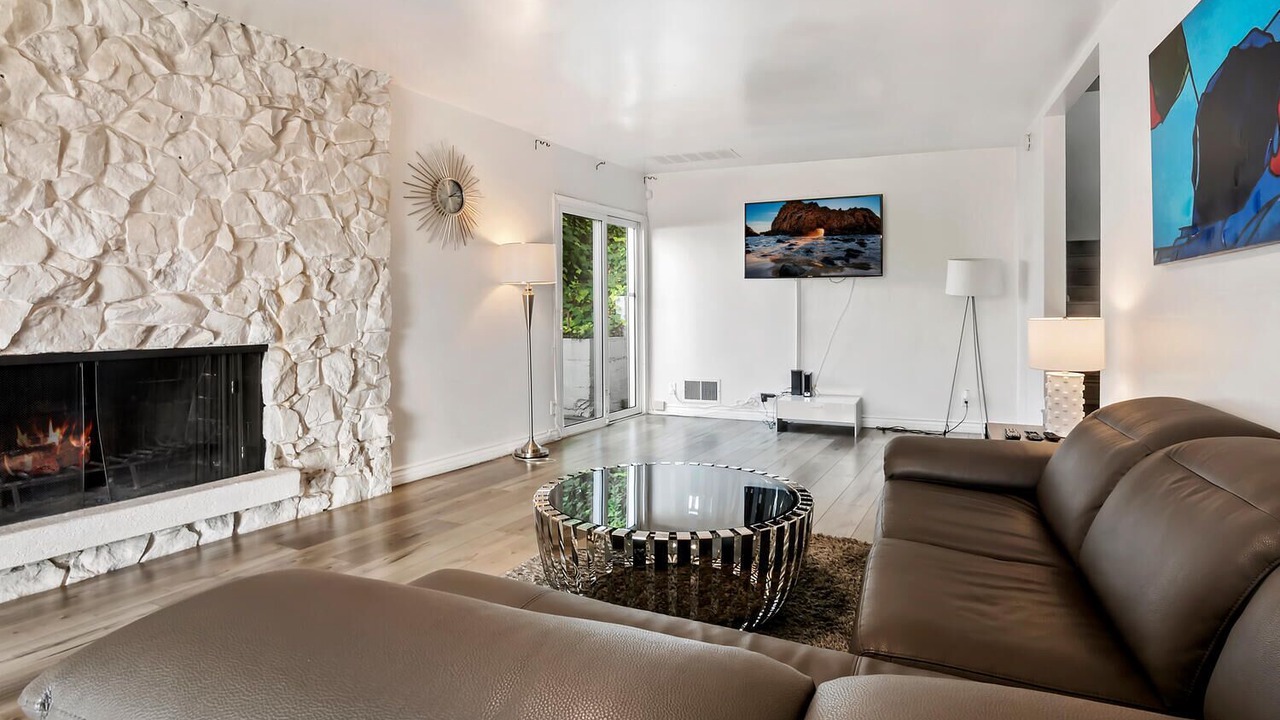 Photo of Livingroom in Sherman Oaks