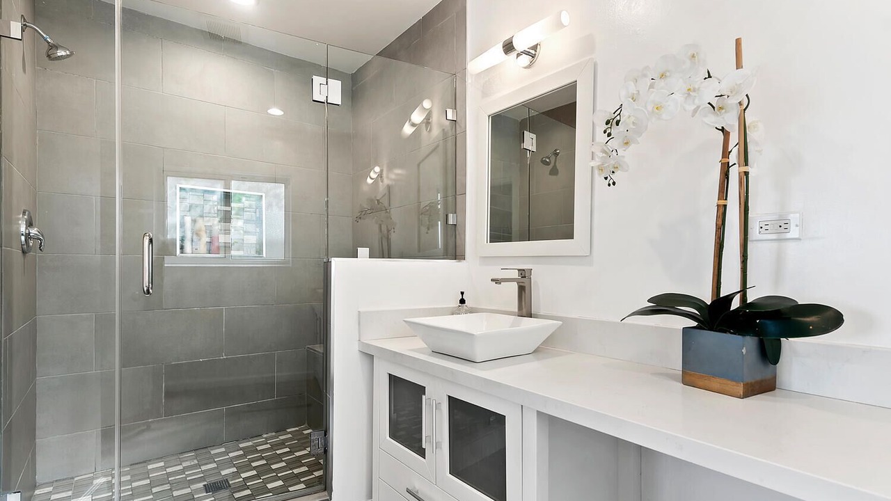 Photo of Bathroom in Sherman Oaks