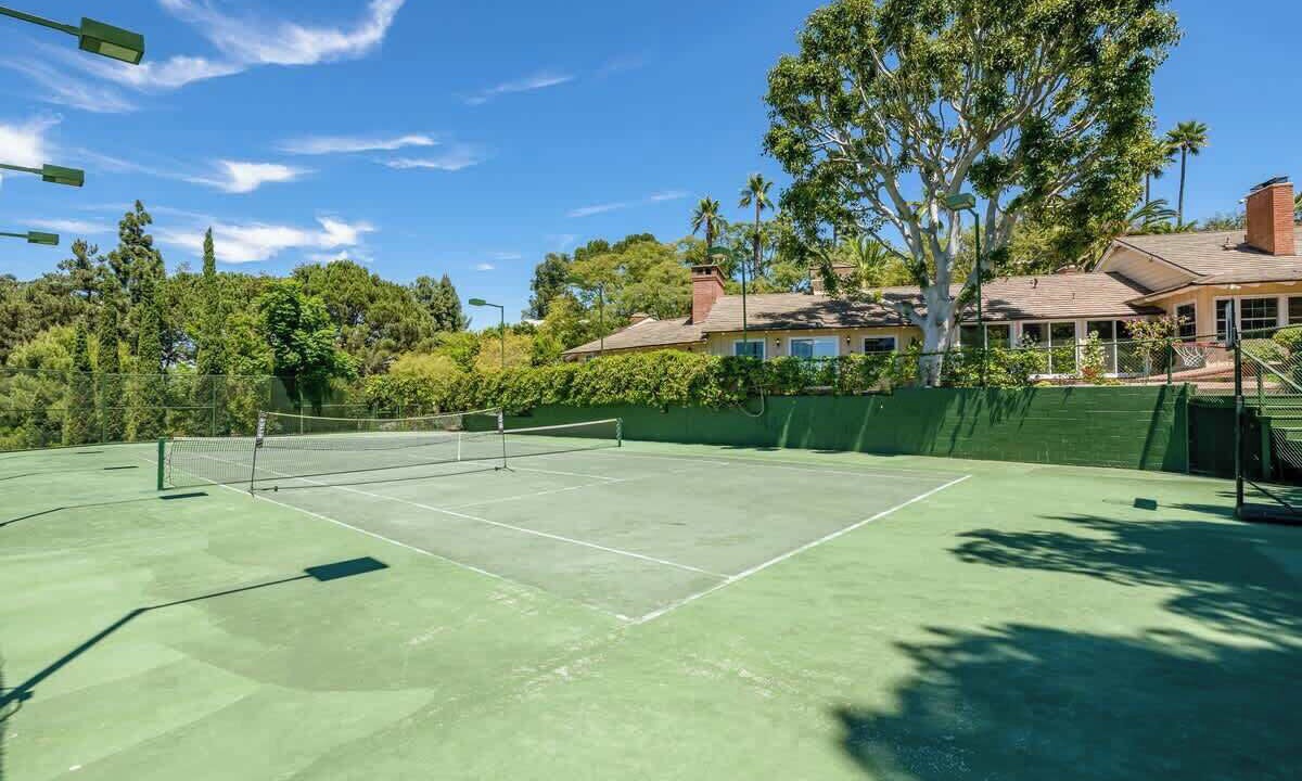 Photo of Others in Bel Air
