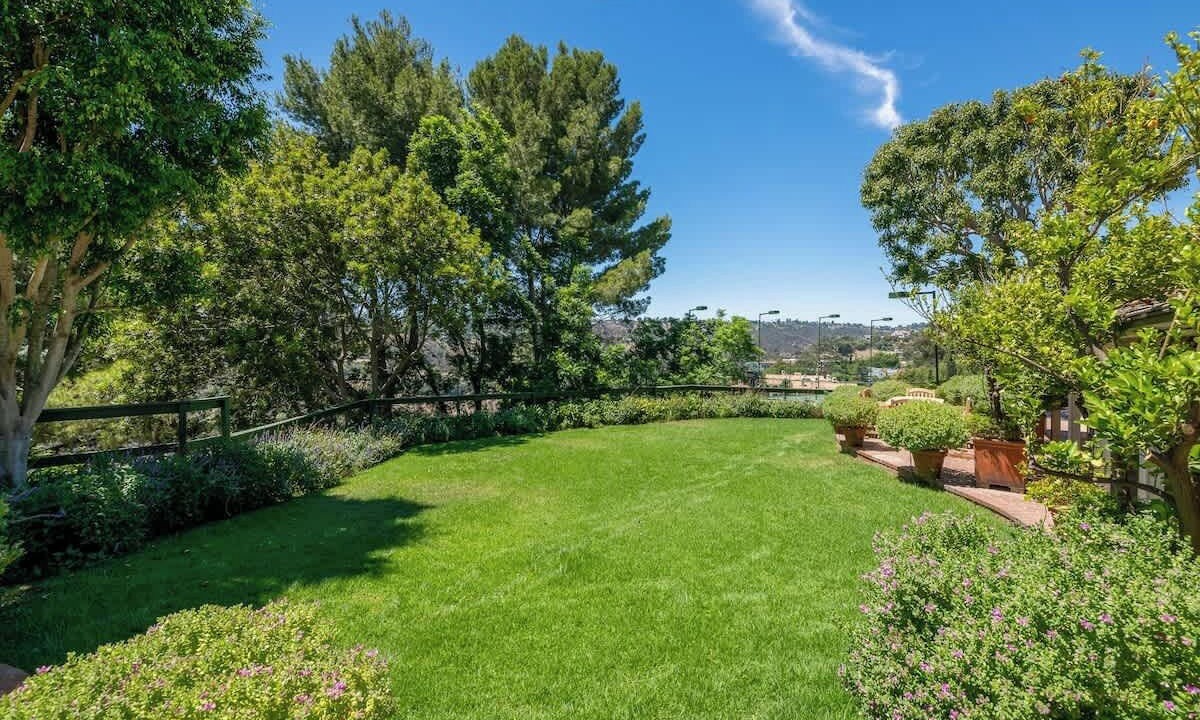 Photo of Others in Bel Air