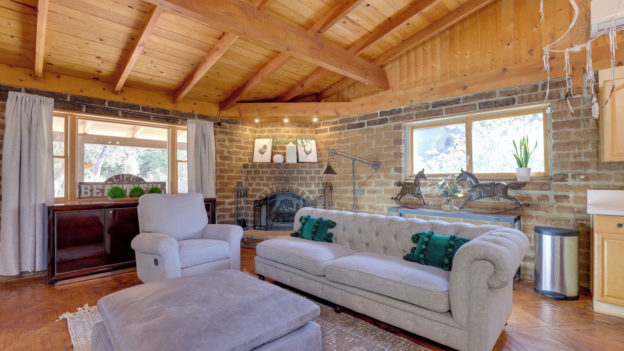 Photo of Livingroom in Valley Center