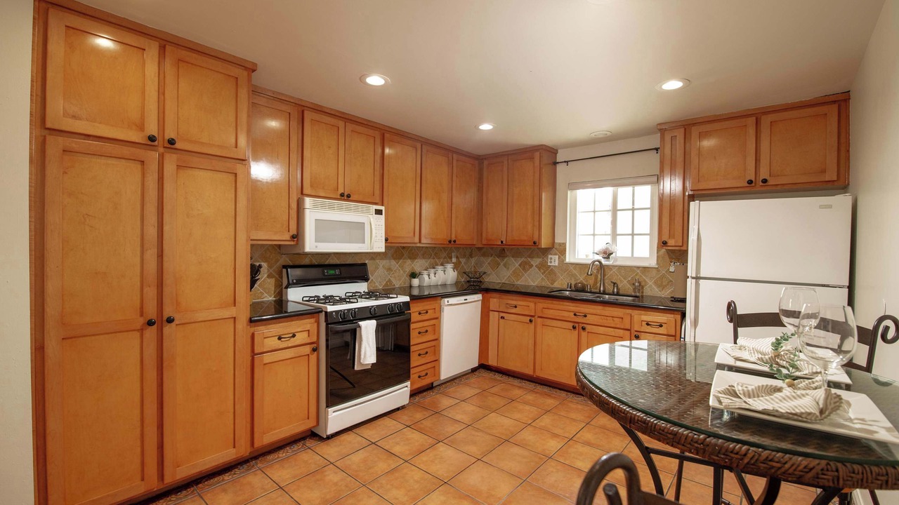 Photo of Kitchen in Lake Balboa