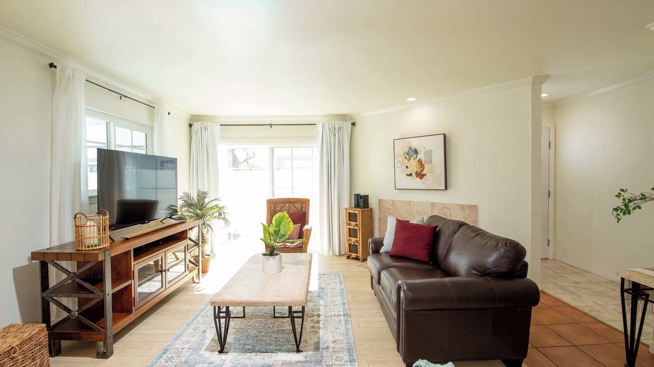 Photo of Livingroom in Lake Balboa