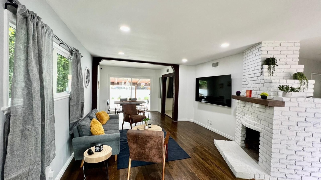 Photo of Livingroom in Lake Balboa