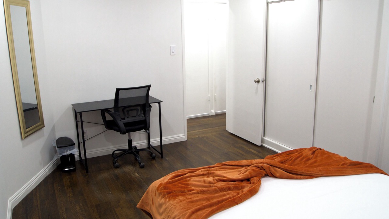 Photo of Bedroom in Lake Balboa