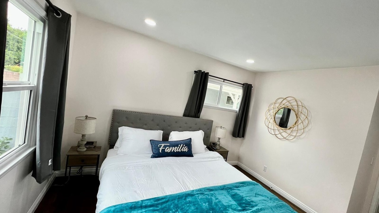 Photo of Bedroom in Lake Balboa