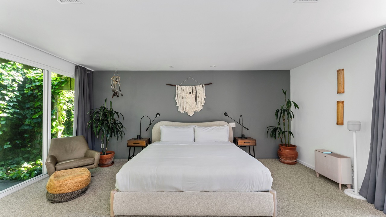 Photo of Bedroom in La Jolla Shores
