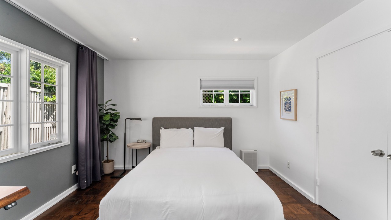 Photo of Bedroom in La Jolla Shores