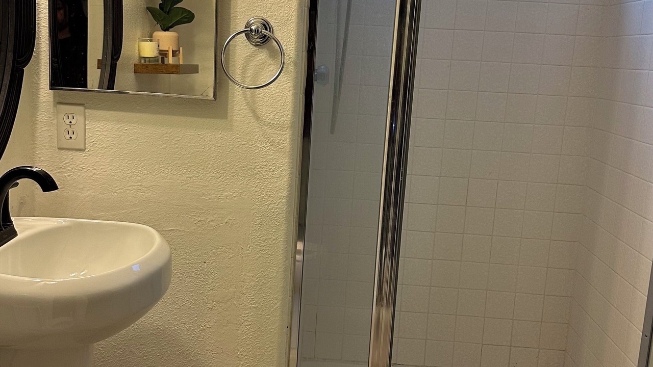 Photo of Bathroom in Nut Tree