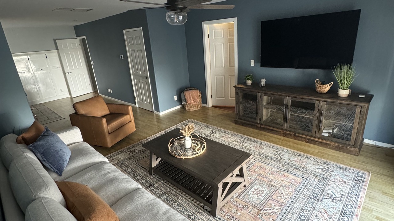 Photo of Livingroom in Lakewood Village