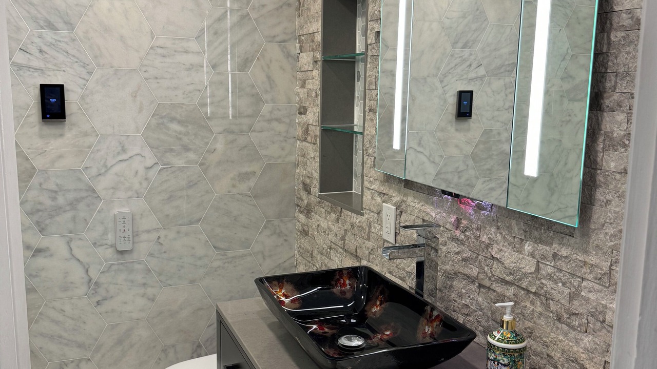 Photo of Bathroom in Lakewood Village