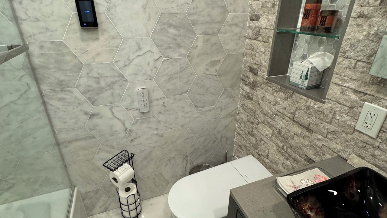 Photo of Bathroom in Lakewood Village