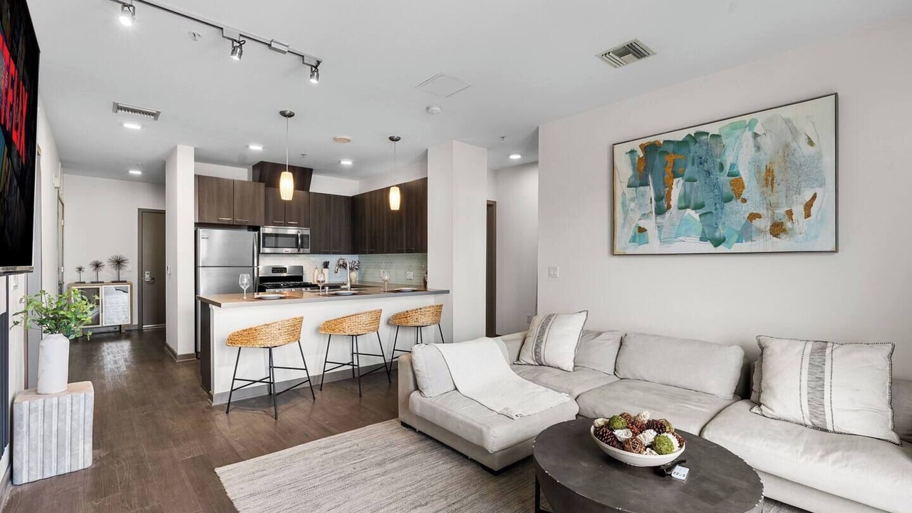 Photo of Livingroom in Downtown