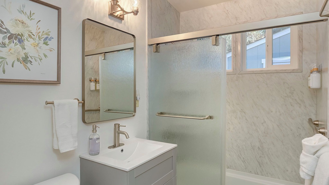 Photo of Bathroom in Del Monte Forest