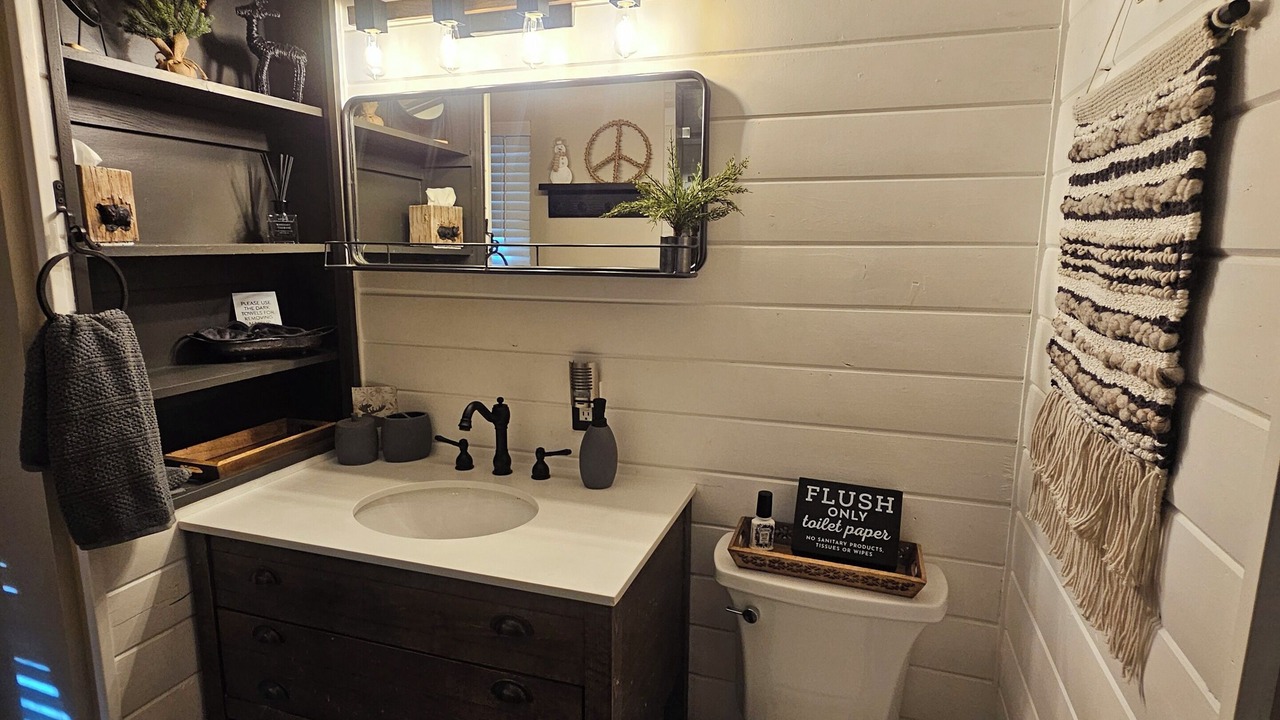 Photo of Bathroom in Summit Estates