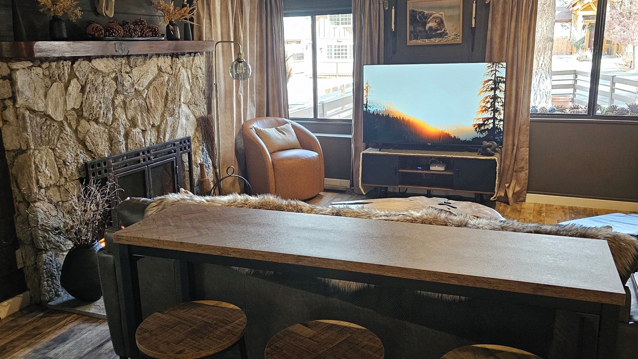 Photo of Livingroom in Summit Estates