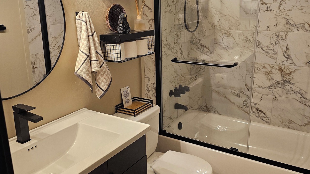 Photo of Bathroom in Summit Estates