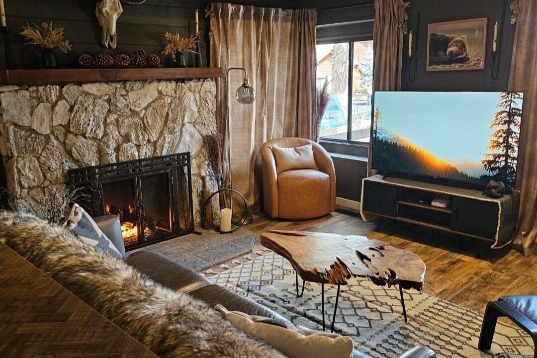 Photo of Livingroom in Summit Estates